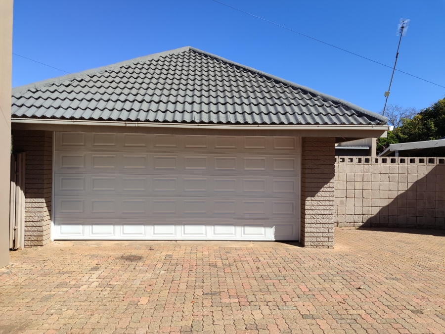 5 Bedroom Property for Sale in Stilfontein North West